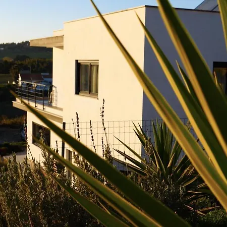 The Maverick Surfvillas * 劳林哈