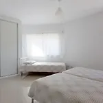 The Maverick Surfvillas Hostal