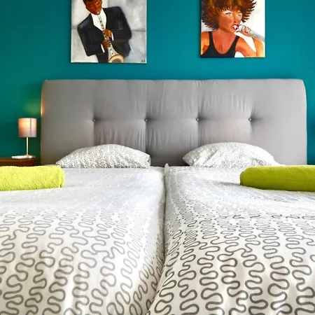 The Maverick Surfvillas Ostello *