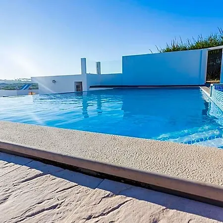 The Maverick Surfvillas * Lourinhã