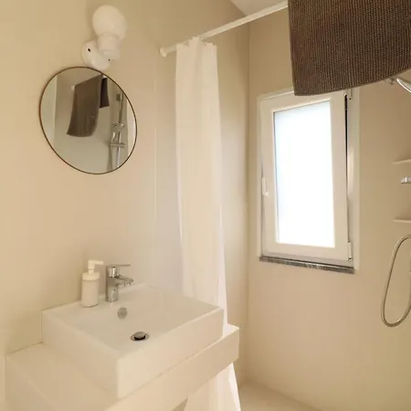 The Maverick Surfvillas Ostello