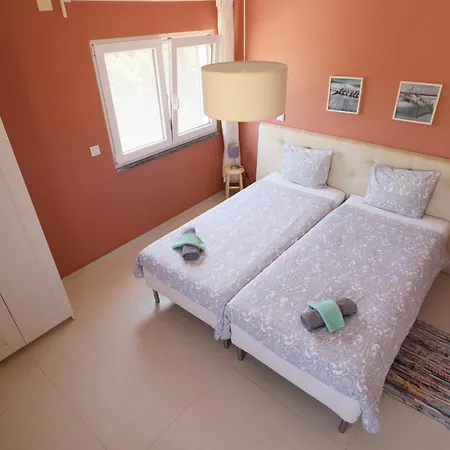 The Maverick Surfvillas Hostel *