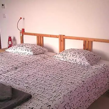 The Maverick Surfvillas * לוריניה