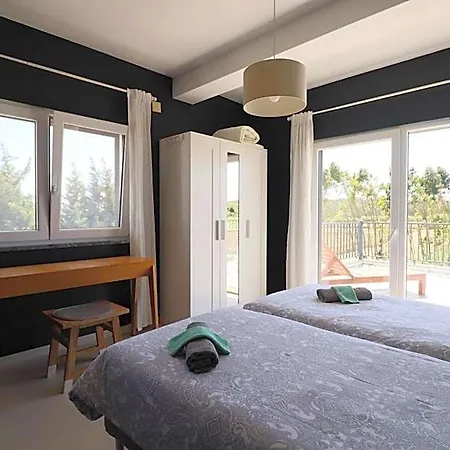 The Maverick Surfvillas אכסניה *