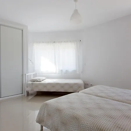 The Maverick Surfvillas Ostello